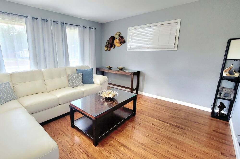Photo of Livingroom in Northglenn
