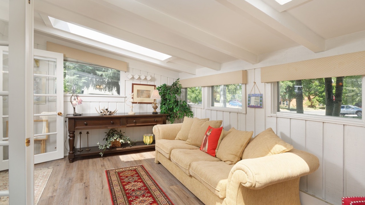 Photo of Livingroom in West End