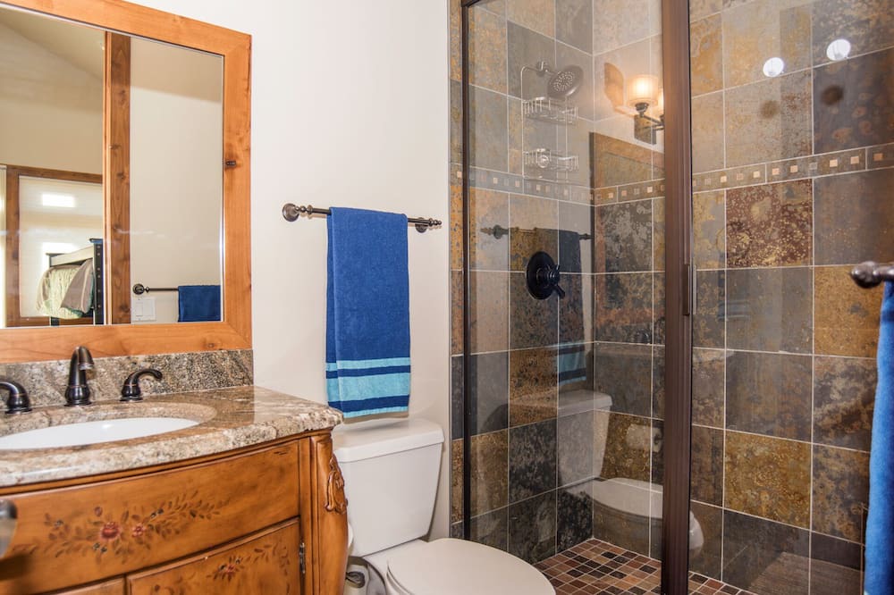 Photo of Bathroom in Carbondale