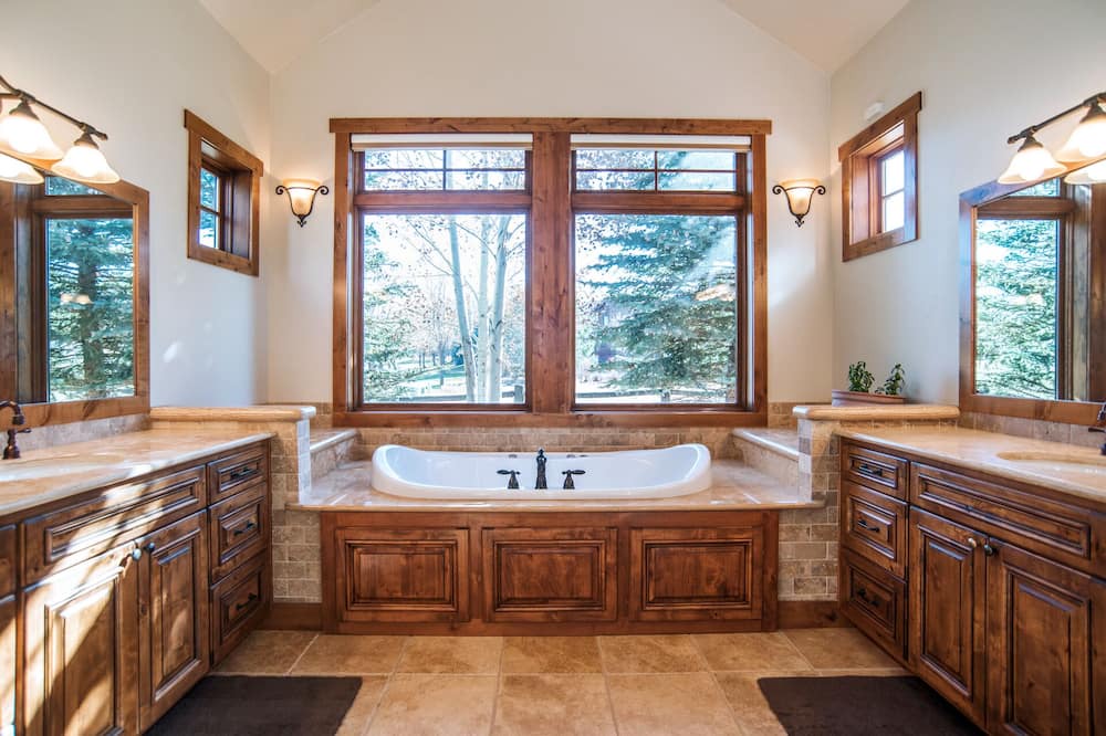 Photo of Bathroom in Carbondale