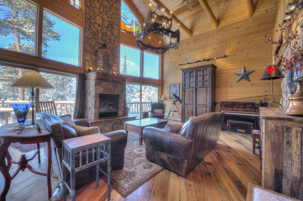 Photo of Livingroom in Woodmoor