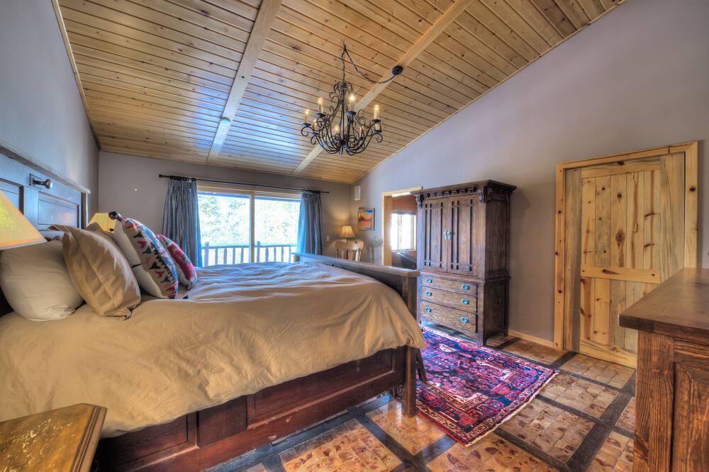Photo of Bedroom in Woodmoor