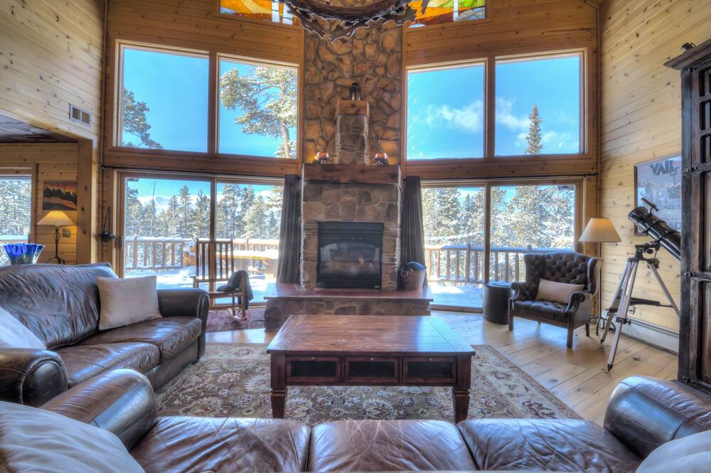 Photo of Livingroom in Woodmoor