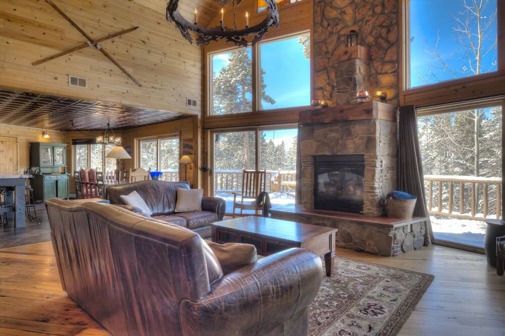 Photo of Livingroom in Woodmoor