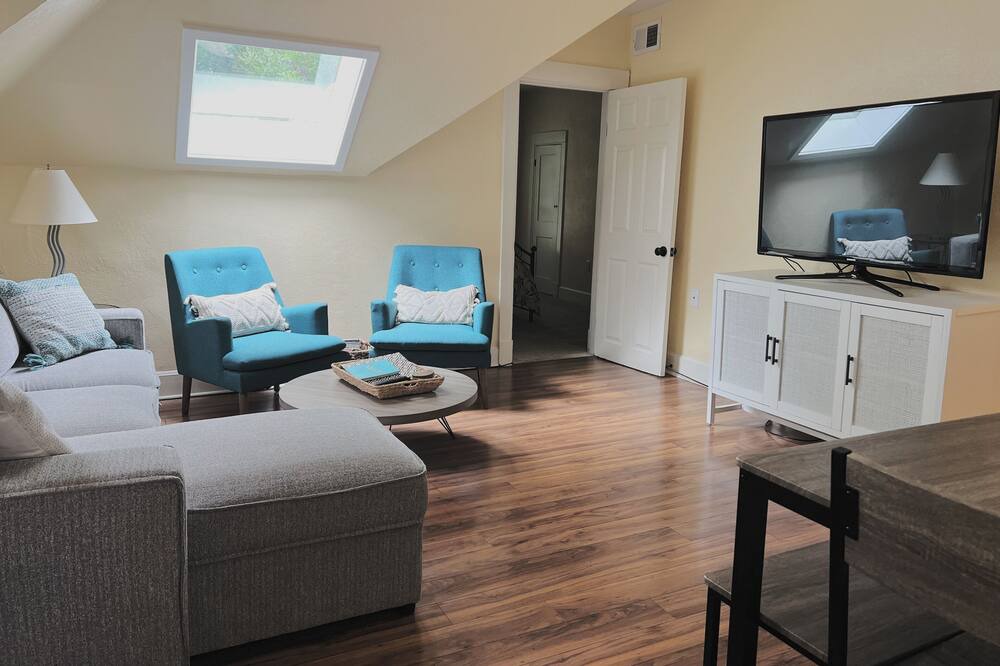 Photo of Livingroom in Old Town West