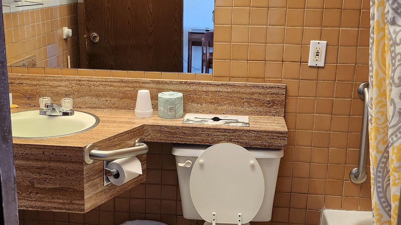 Photo of Bathroom in Lamar