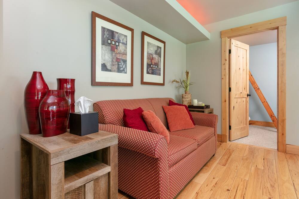 Photo of Livingroom in East Boulder