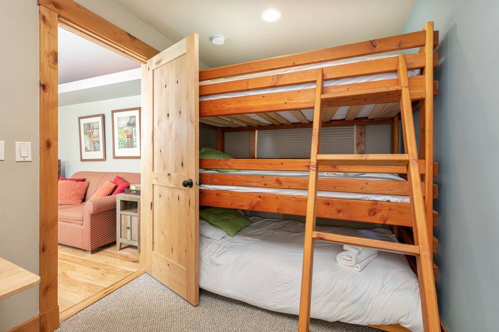Photo of Bedroom in East Boulder