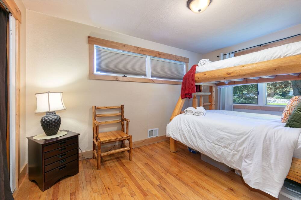Photo of Bedroom in East Boulder