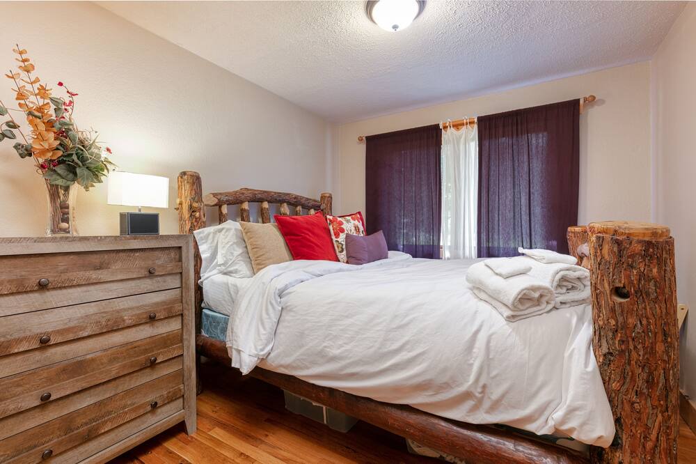 Photo of Bedroom in East Boulder