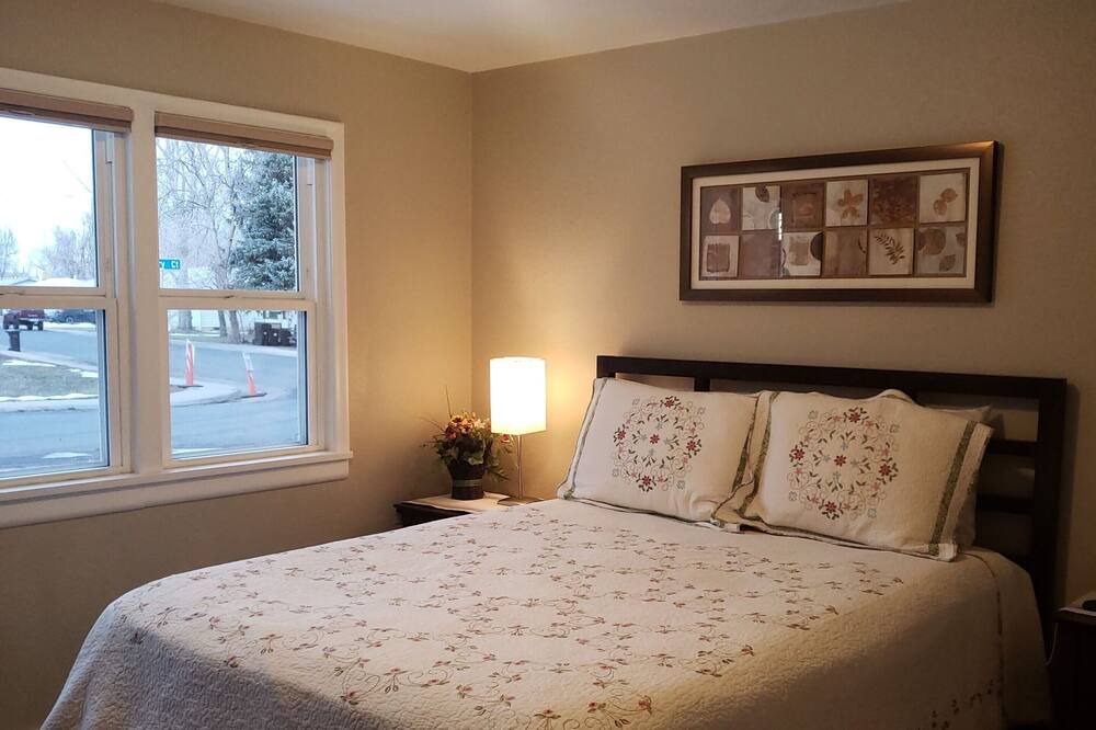 Photo of Bedroom in Baseline Sub