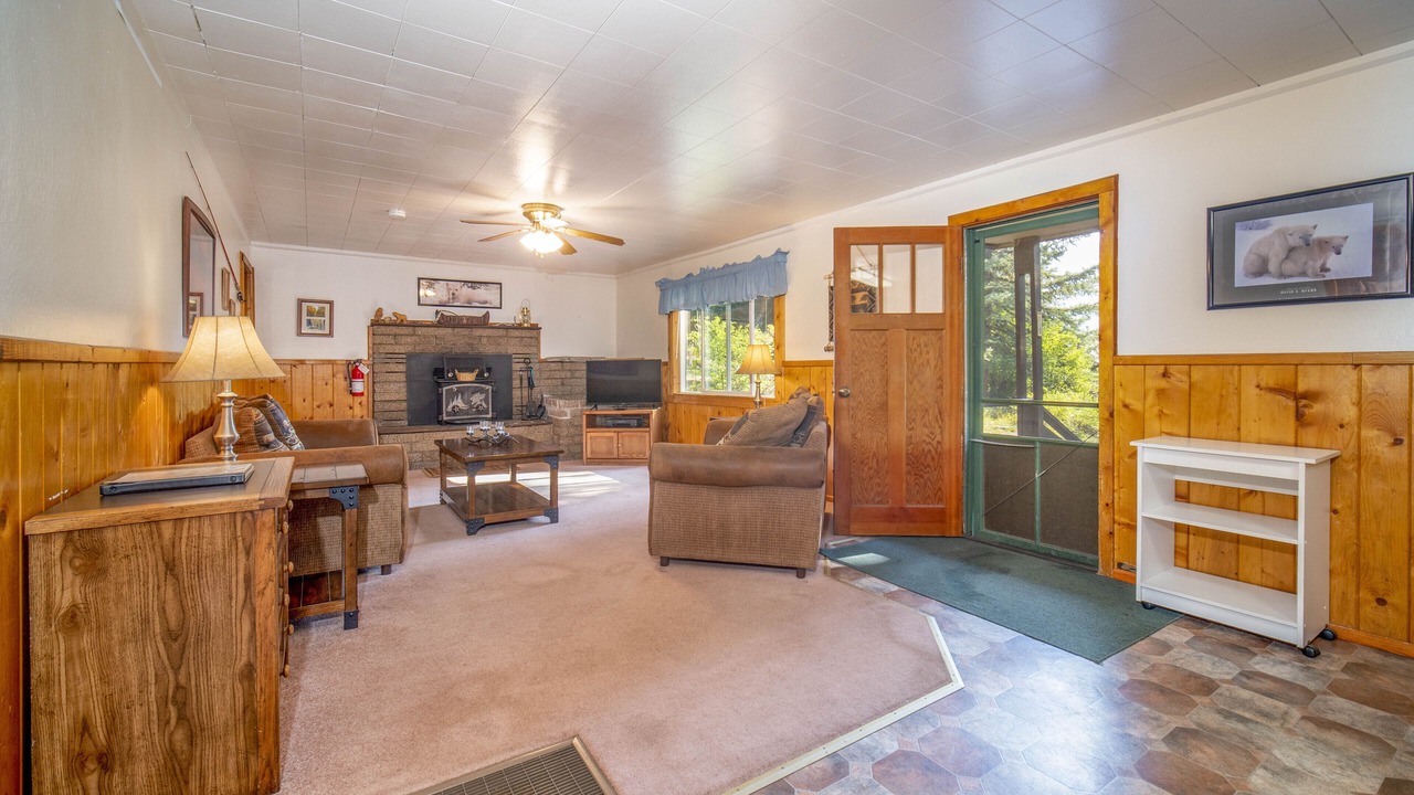 Photo of Livingroom in Bayfield