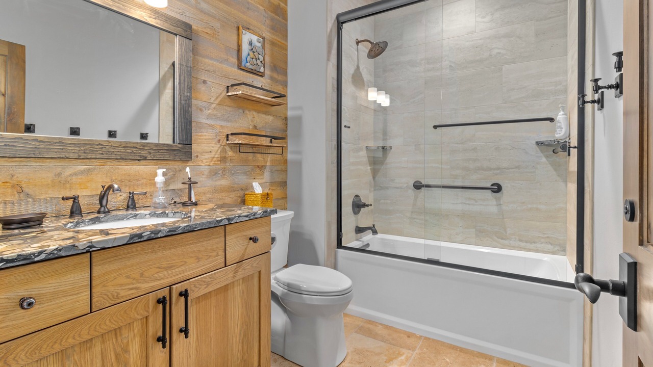 Photo of Bathroom in Windcliff Estates