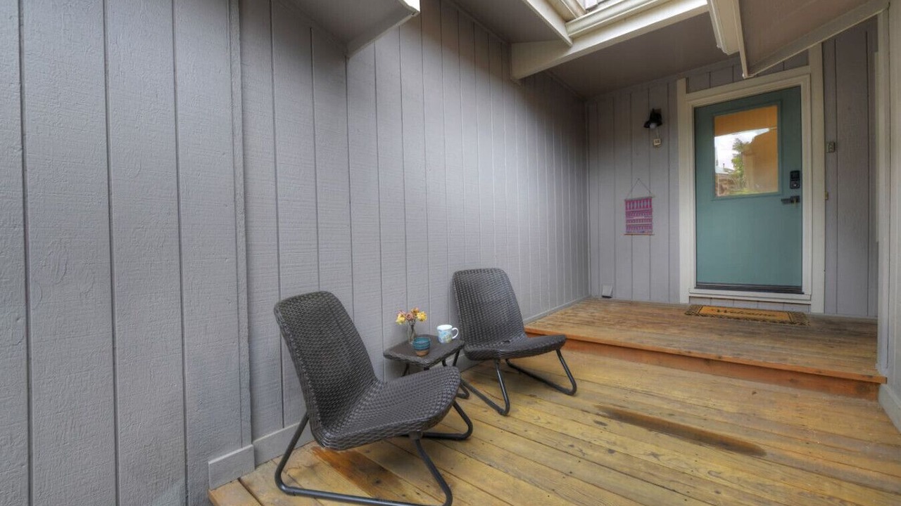 Photo of Patio Balcony in Green Meadows