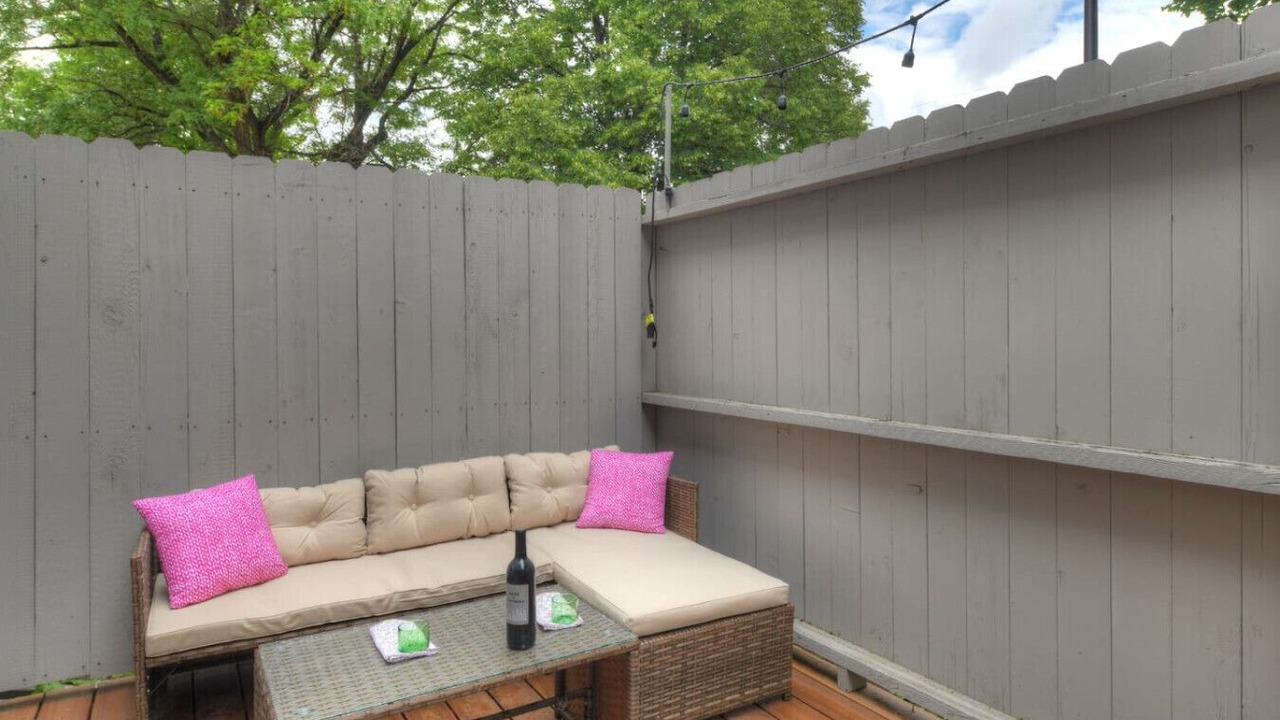 Photo of Patio Balcony in Green Meadows