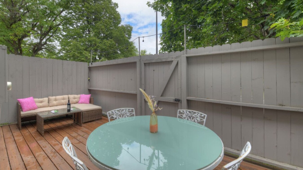 Photo of Outdoor in Green Meadows