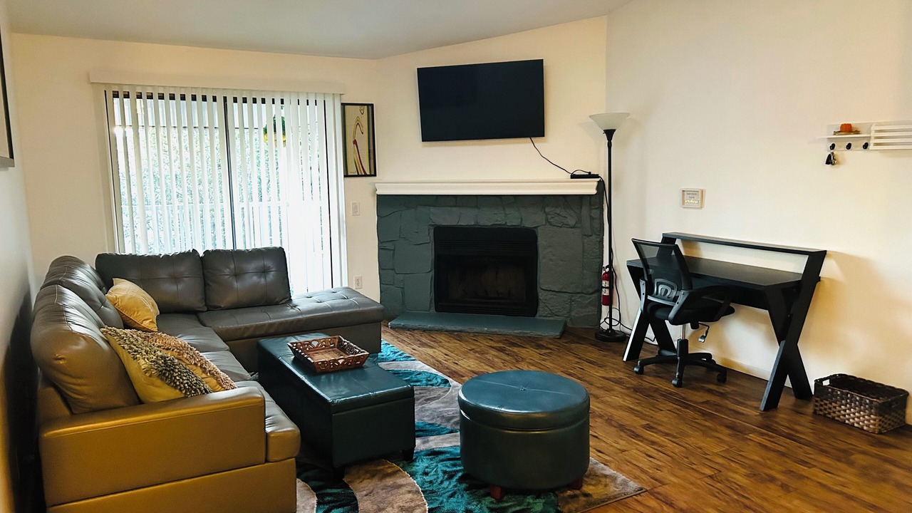 Photo of Livingroom in Aurora