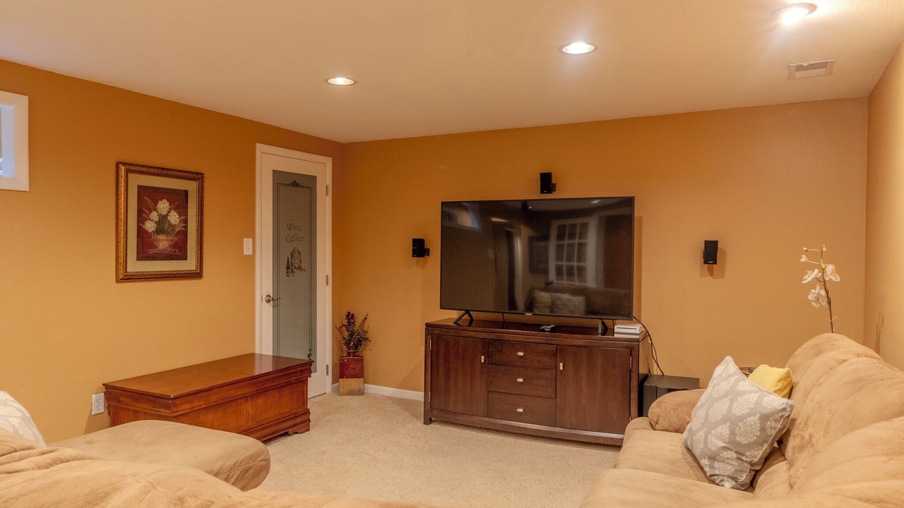 Photo of Livingroom in Lakewood