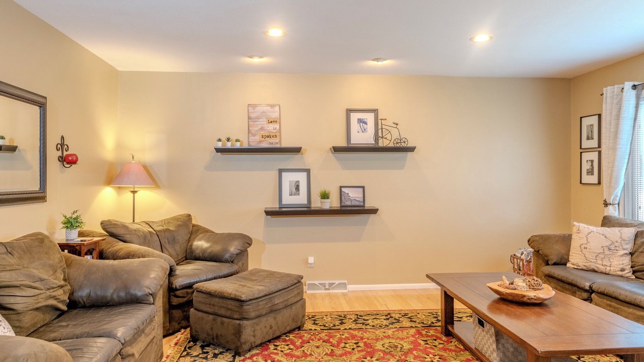 Photo of Livingroom in Lakewood