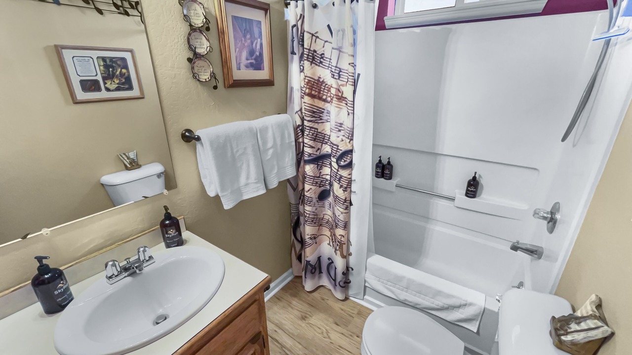 Photo of Bathroom in Lazear