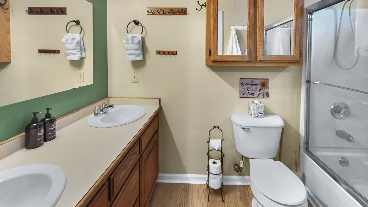 Photo of Bathroom in Lazear