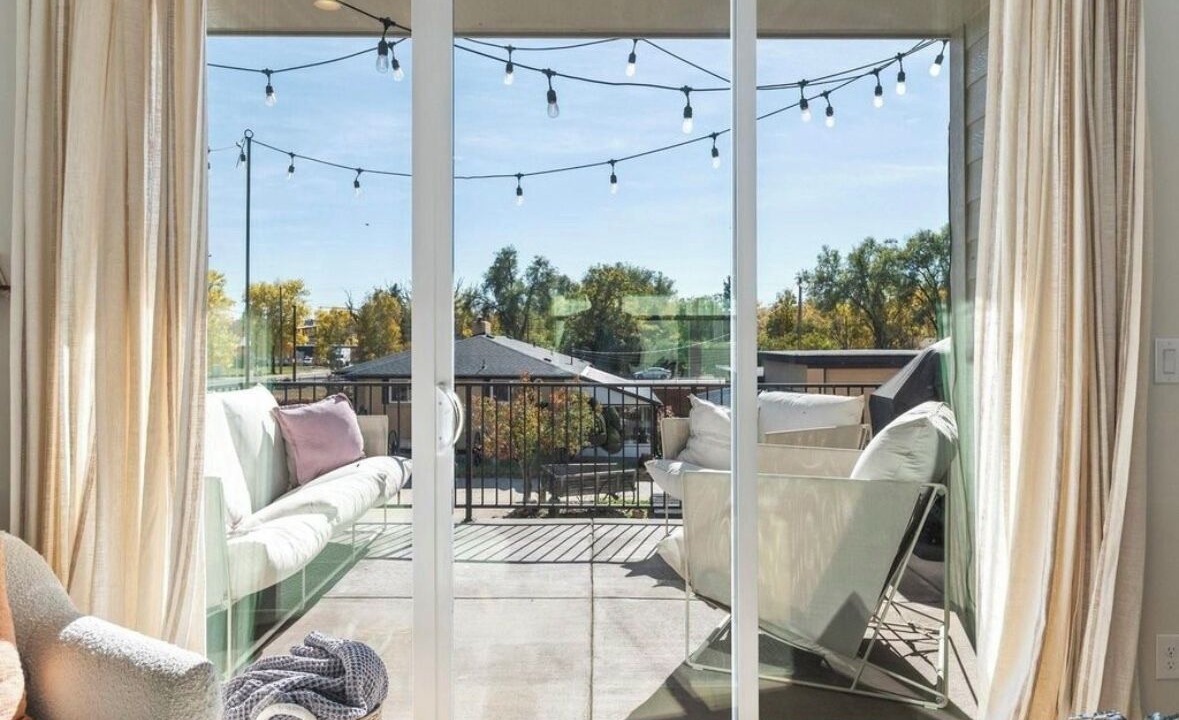 Photo of Livingroom in Arvada Plaza Area