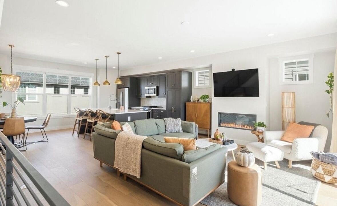 Photo of Livingroom in Arvada Plaza Area