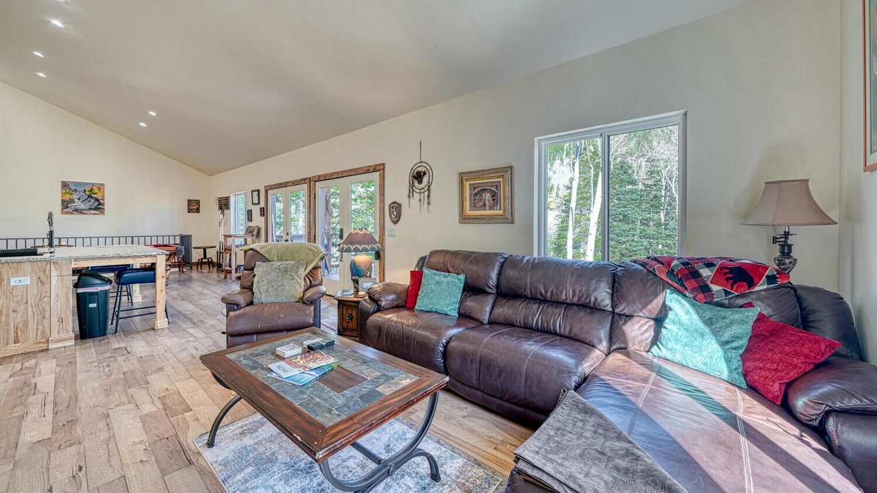 Photo of Livingroom in Garfield