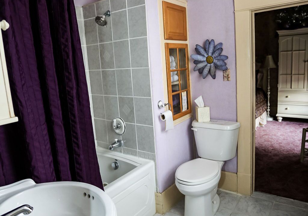 Photo of Bathroom in Lamar