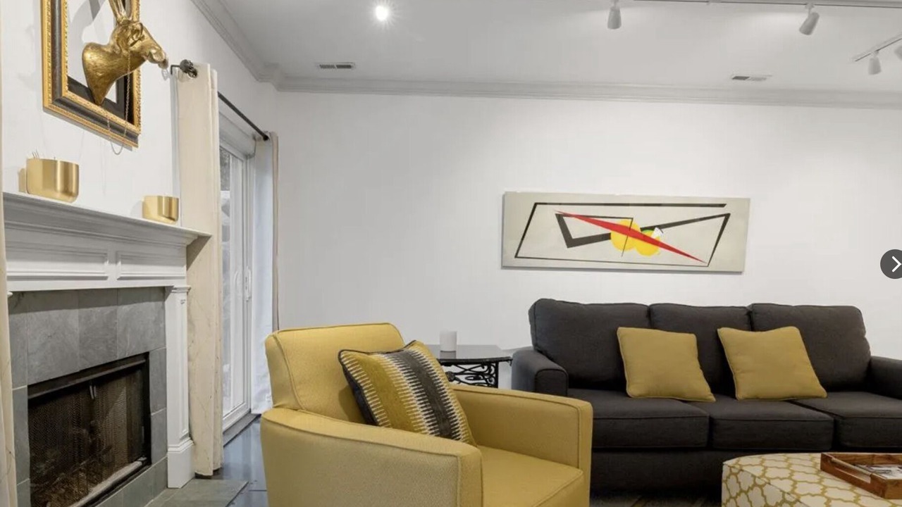 Photo of Livingroom in Broadmoor