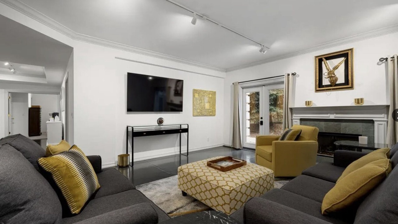 Photo of Livingroom in Broadmoor