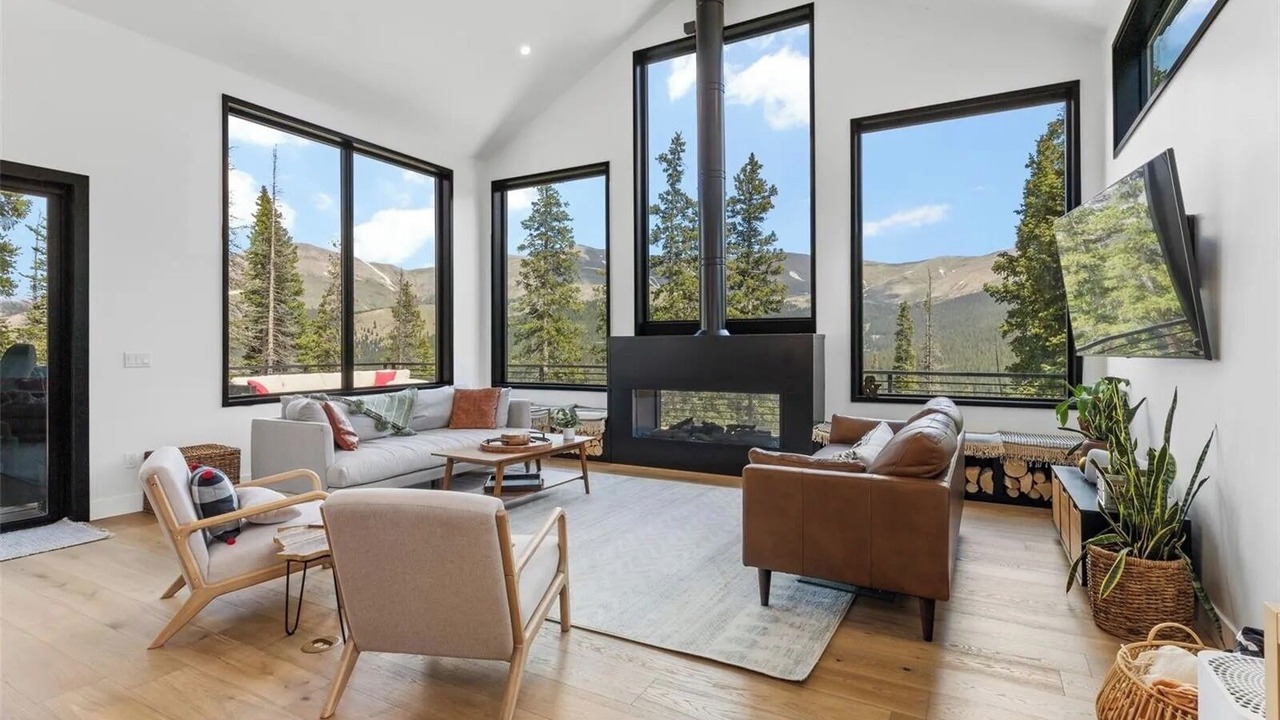 Photo of Livingroom in Quandary Village