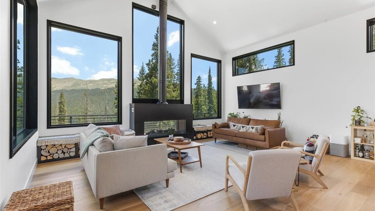 Photo of Livingroom in Quandary Village