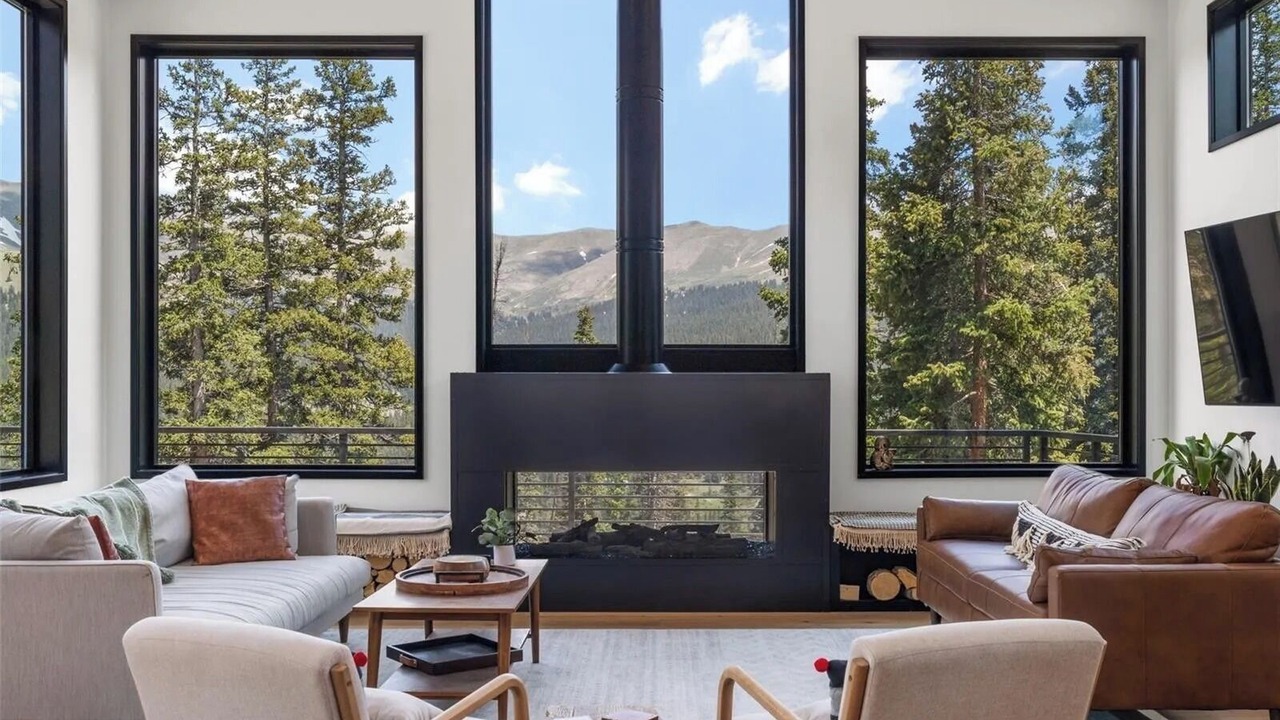 Photo of Livingroom in Quandary Village
