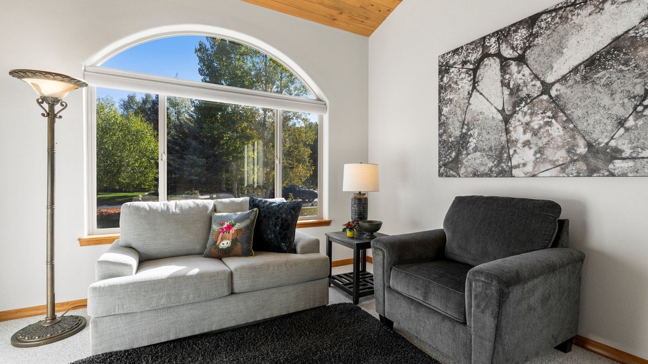 Photo of Livingroom in Dalton Ranch