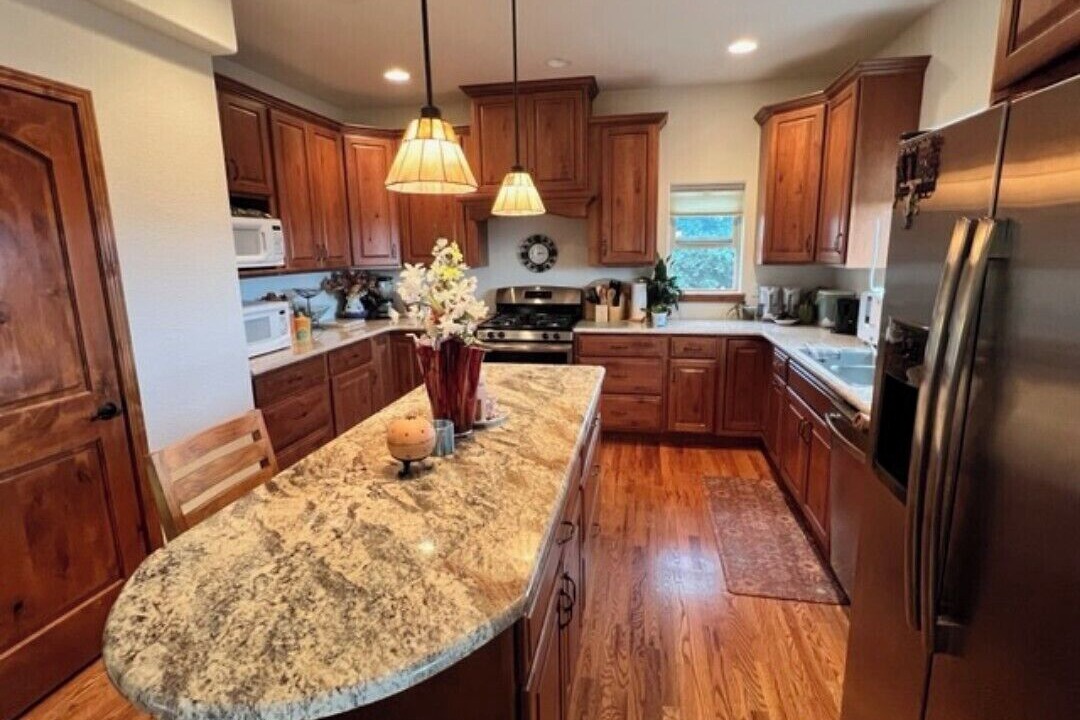 Photo of Kitchen in Mountain Shadows