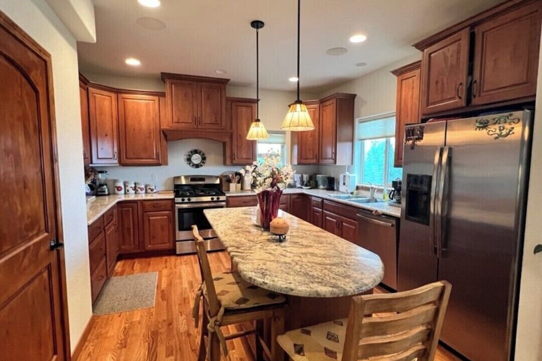 Photo of Kitchen in Mountain Shadows