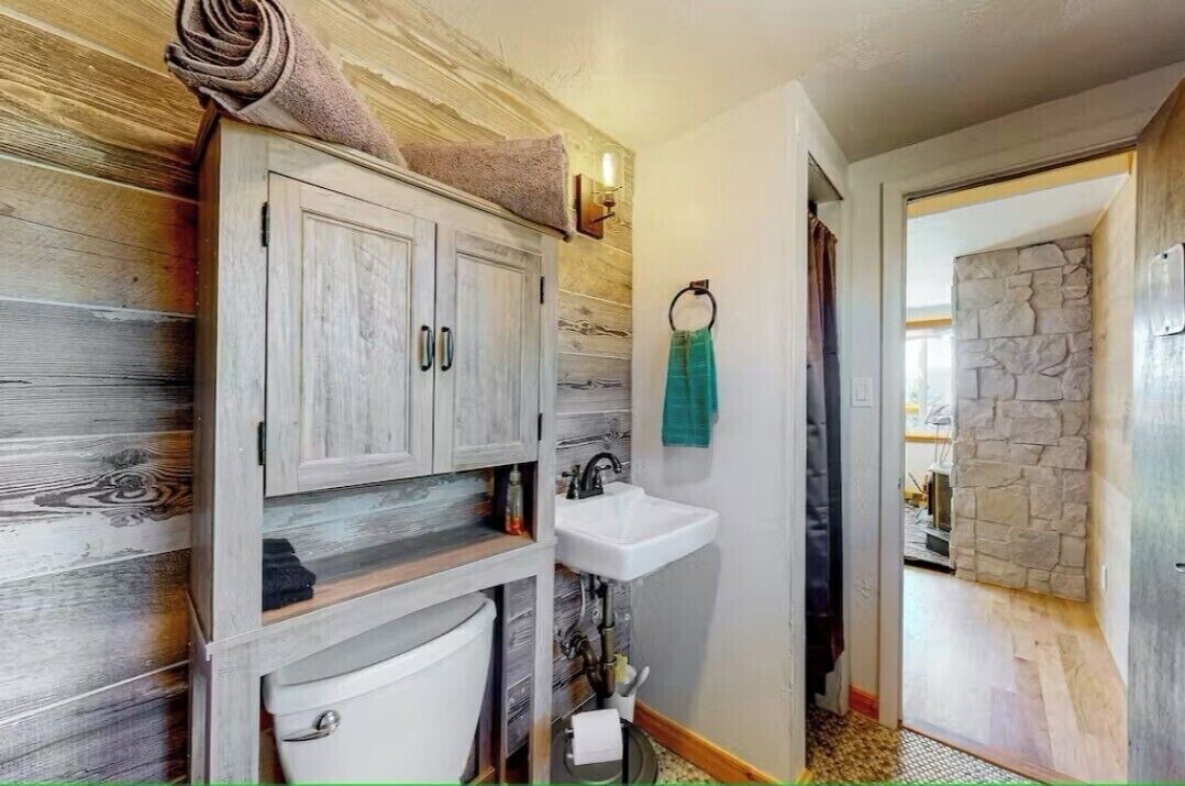Photo of Bathroom in Howard