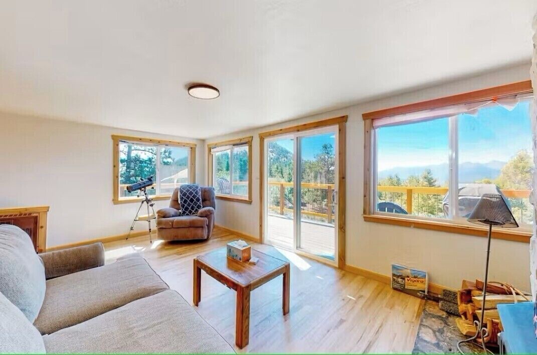 Photo of Livingroom in Howard
