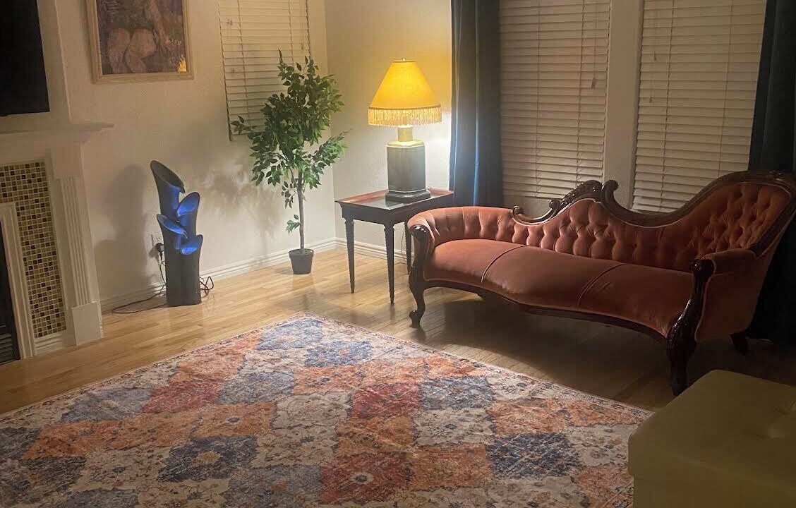 Photo of Livingroom in Lincoln Park