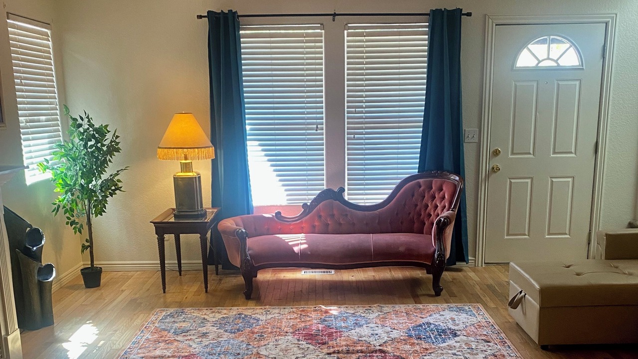 Photo of Livingroom in Lincoln Park