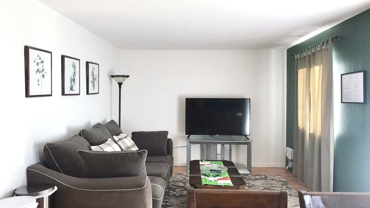 Photo of Livingroom in Aurora
