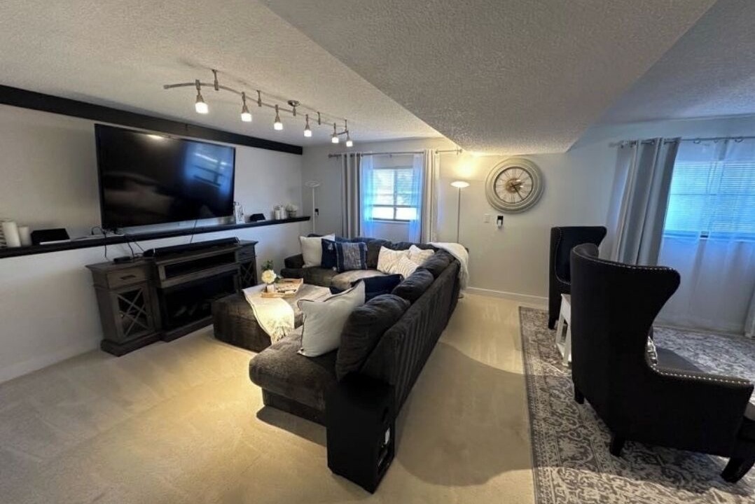 Photo of Livingroom in Security-Widefield