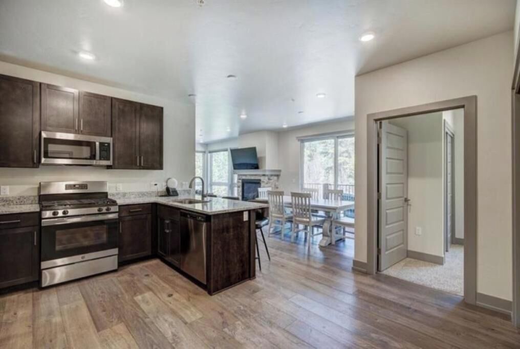 Photo of Kitchen in Lakeside Village