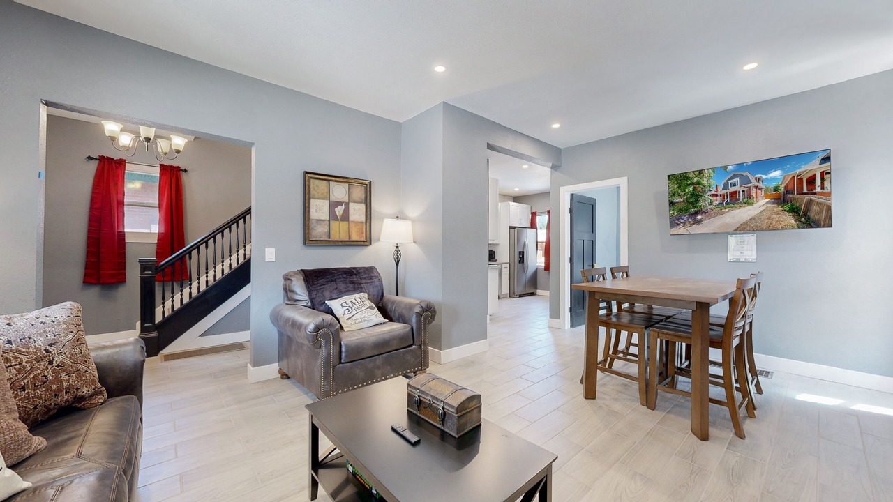 Photo of Livingroom in Baker