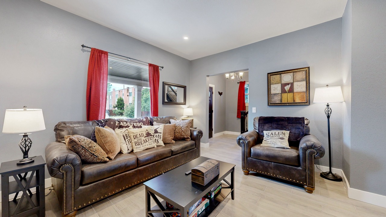 Photo of Livingroom in Baker