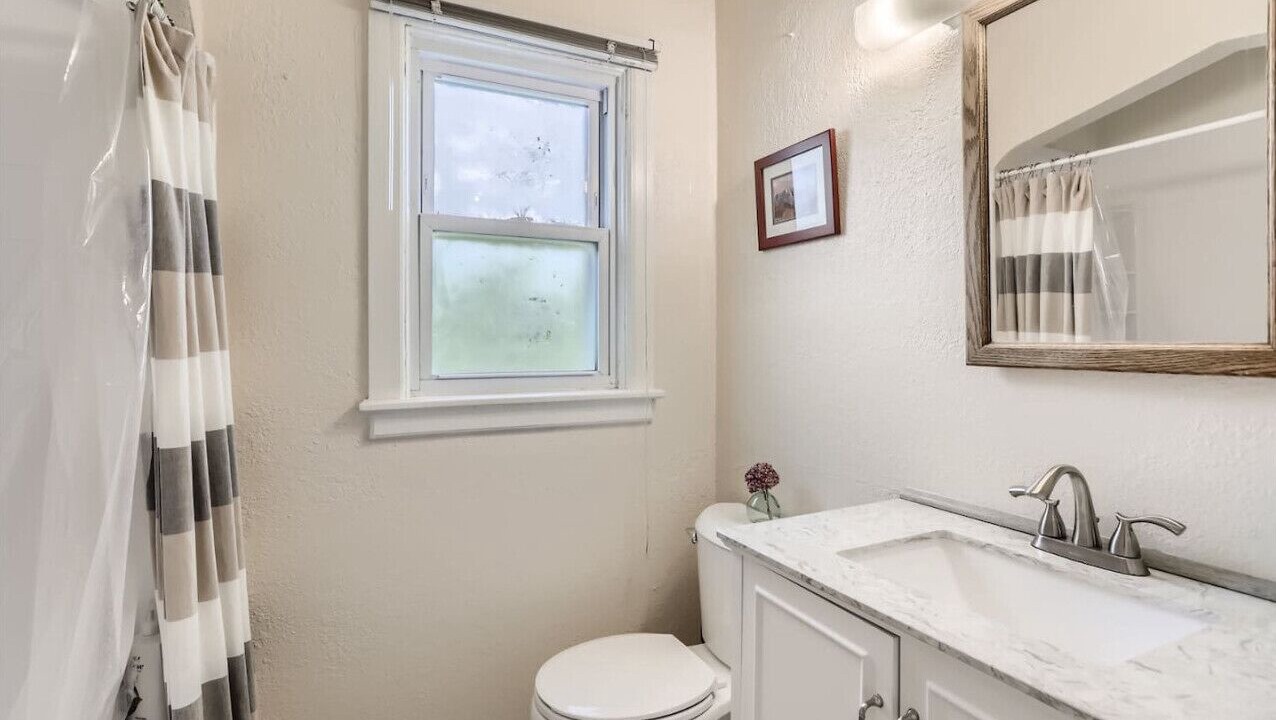 Photo of Bathroom in Hale