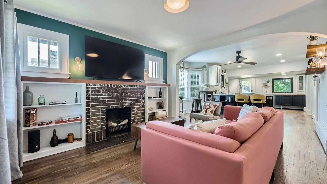 Photo of Livingroom in Edgewater