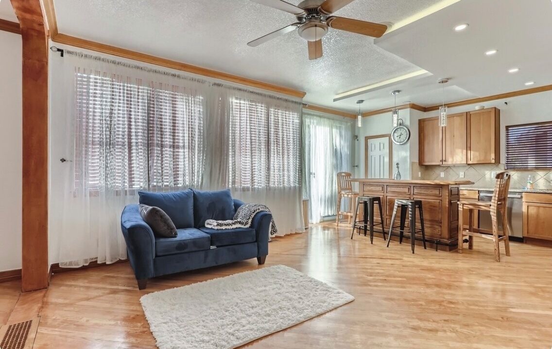 Photo of Livingroom in Gateway