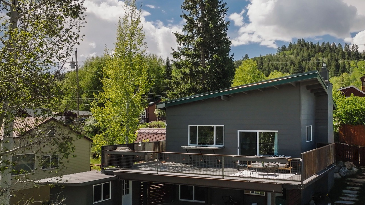 Photo of Outdoor in Heeney